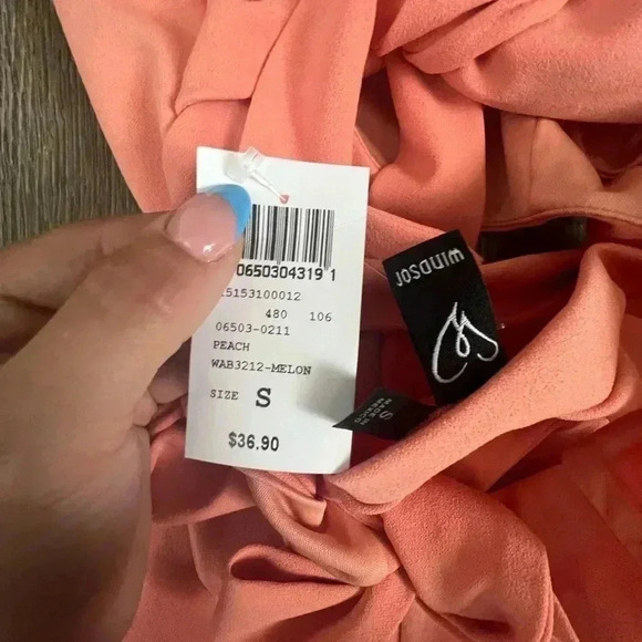 Windsor Tie Back Romper. NWT. Size Small - Picture 6 of 6